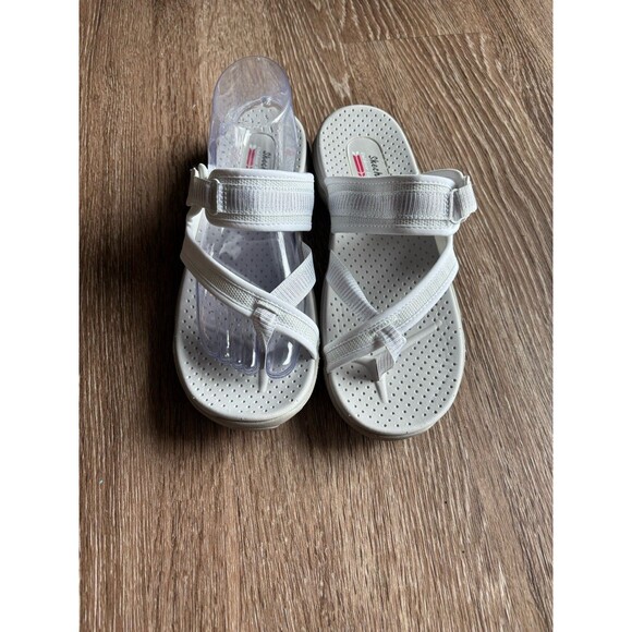 Woman's Sandals SKECHERS Reggae White 41112 - Seize The Day Size 9.5 Toe Thong - Picture 1 of 5